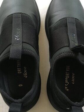Clove Classic Core Black Nursing Shoes Sneakers Women's Size 6 Comfort